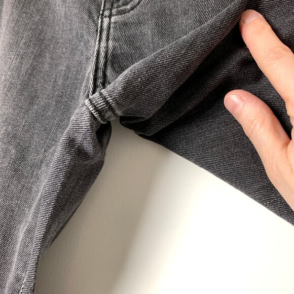 Eddie Bauer Women's Boyfriend Slim Fit Jeans in Washed Cinder - Picture 2 of 6